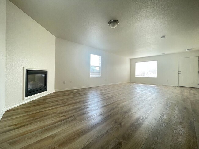 Building Photo - Great Herriman Home Available!