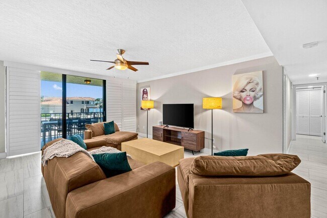 Foto del edificio - 899 Jeffery St