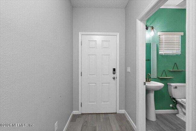 Foto del edificio - 12658 Josslyn Ln
