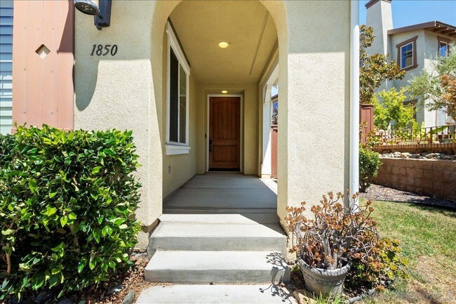 Building Photo - 1850 Sheridan Way