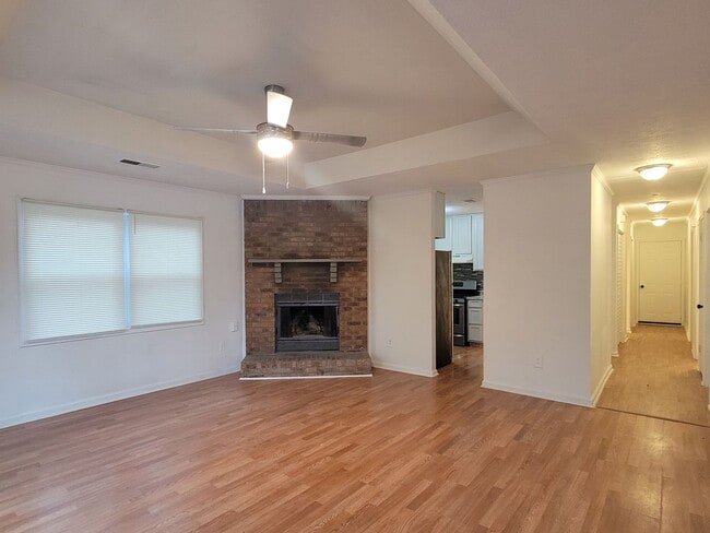 Building Photo - Fully Renovated 3BR/2BA Ranch-Style Townhome – SS Appliances &  Washer/Dryer