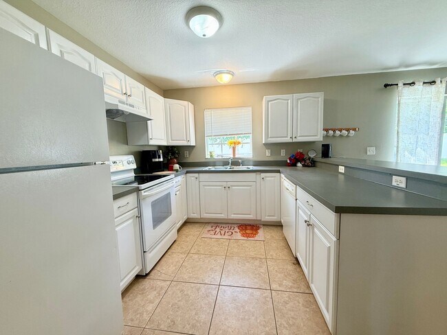 Foto del edificio - 3/2.5/1 Townhome blocks from Downtown