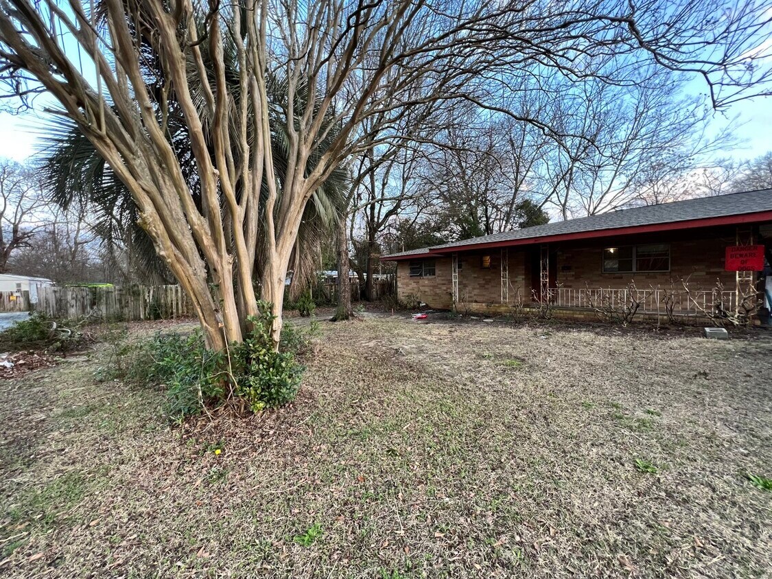 Primary Photo - 112 Cranford St