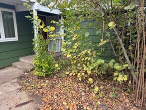 Building Photo - 930 54th St