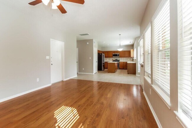 Foto del edificio - 1207 Chesterwood Dr