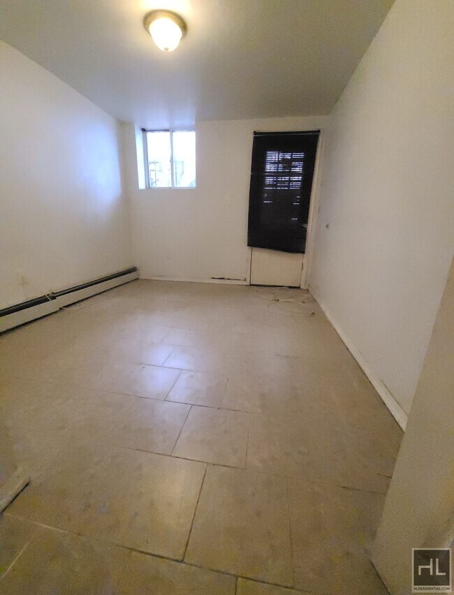 Foto del edificio - Spacious 2 Bedrooms in East Flatbush