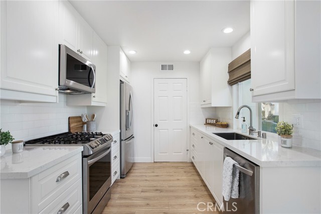 Foto del edificio - 624 Clover Ct