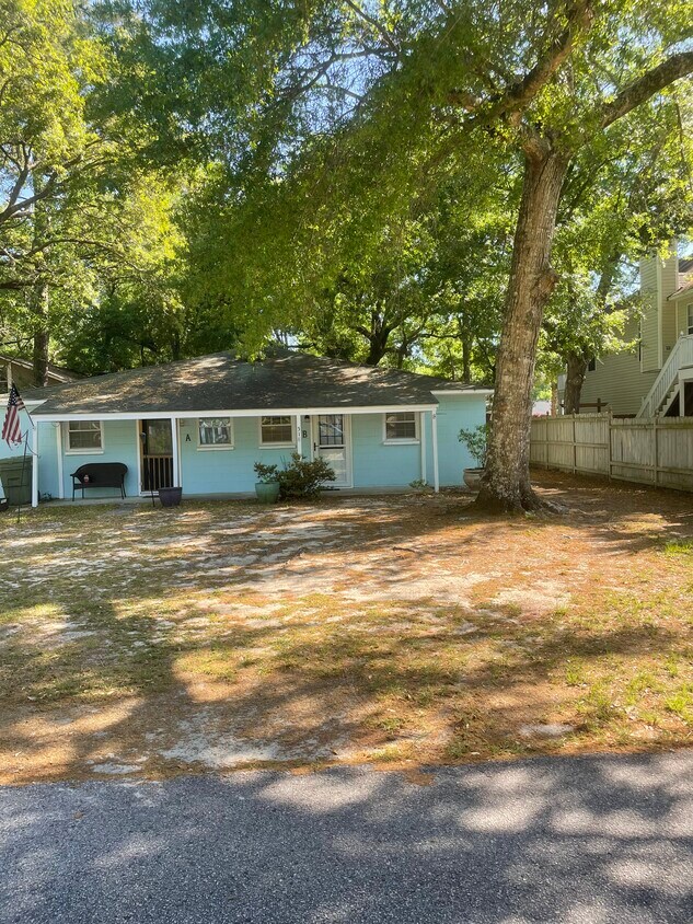 516 7th Ave S, Surfside Beach, SC 29575 Townhome Rentals in Surfside