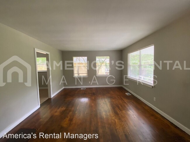 Building Photo - 3 br, 1 bath House - 828 Vanderbilt Street