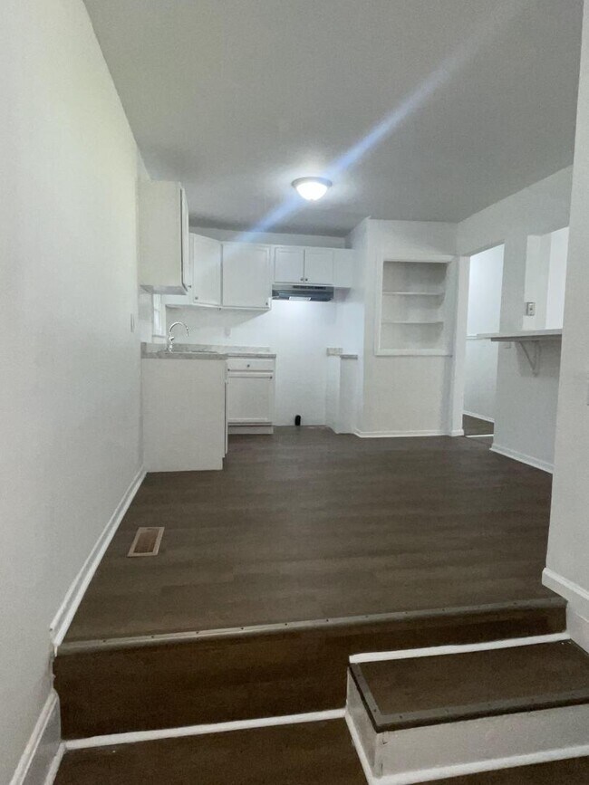 Foto del edificio - 1040 Shalimar Dr