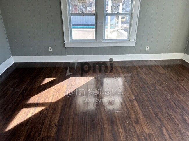 Foto del edificio - 215 Madison Ave