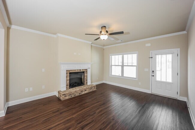 Building Photo - 2386 Walker Dr