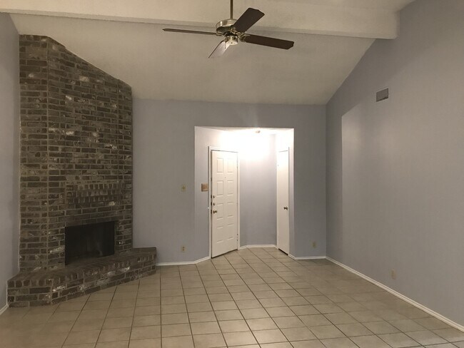 Foto del edificio - 11107 Forest Crown