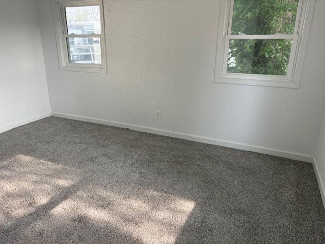 Building Photo - Cozy 2 Bed Manufactured Home in Quiet Frie...
