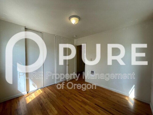 Foto del edificio - 1503 SE Oak St.