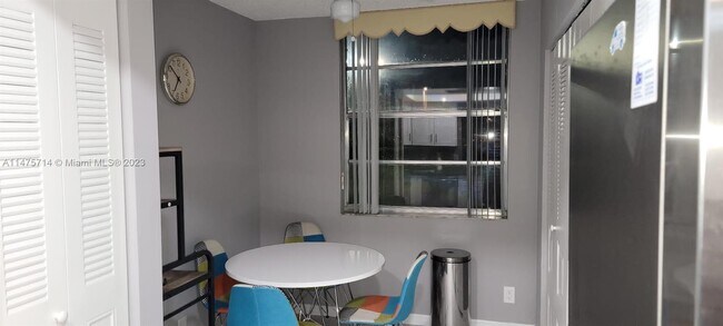 Foto del edificio - 16 Willowbrook Ln