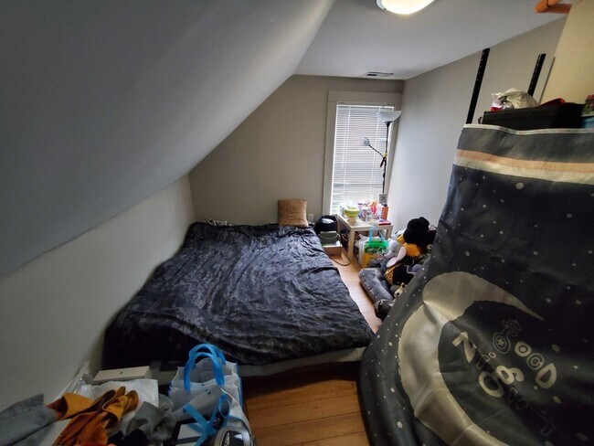 Foto del edificio - Charming 5 Bedroom-No Broker Fee