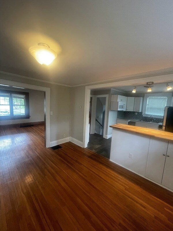 Foto del edificio - 155 E Lakeview Ave