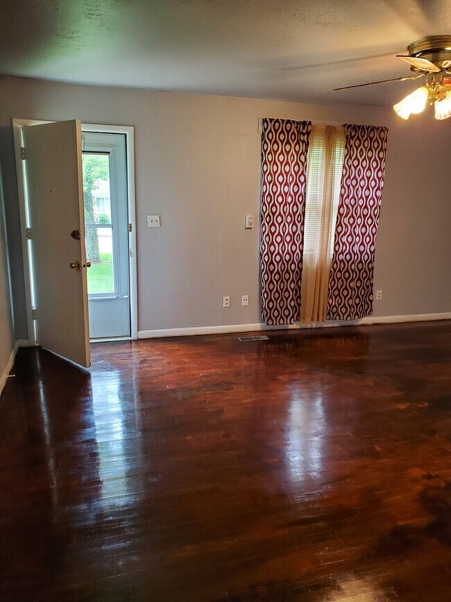 Photo - 2360 W Holly St Townhome