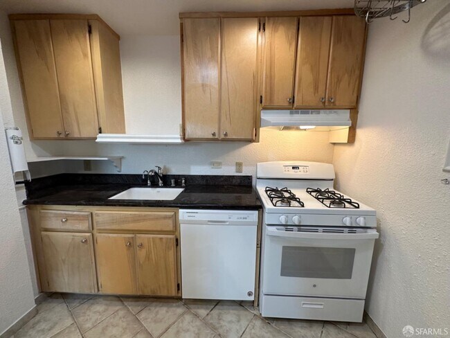 Foto del edificio - 1200 101st Ave