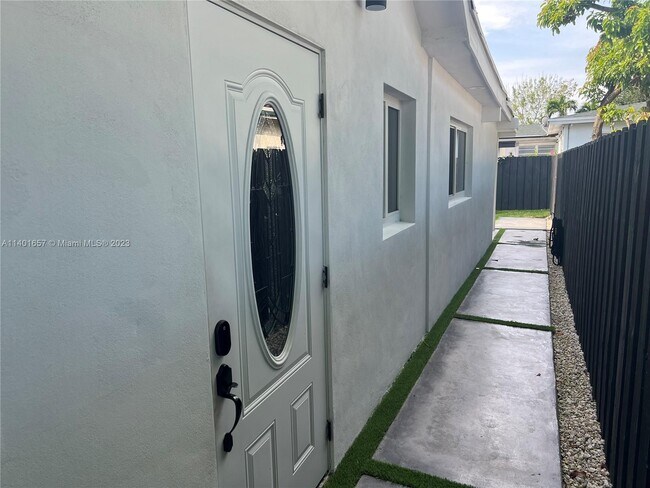 Foto del edificio - 4290 SW 9th St