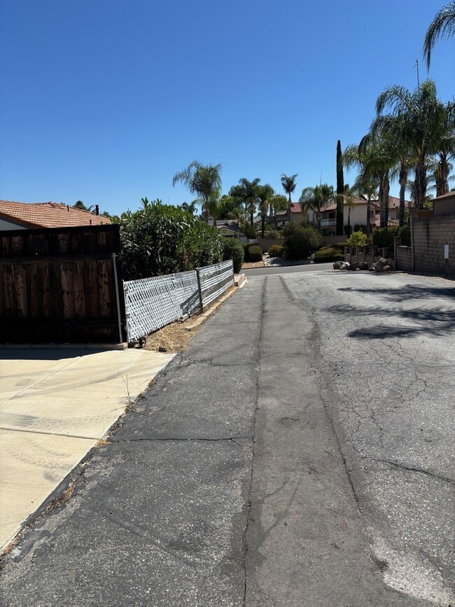 Easement to back of property to access Motorhome parking. - 22471 Loch Lomond Dr