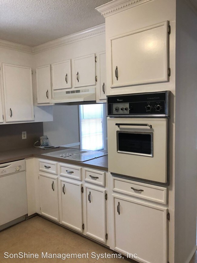 Building Photo - 3 br, 2 bath House - 717 Corbett Place