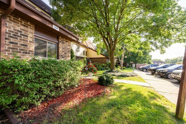 Building Photo - 1039 South Sunny Vale Lane, Unit C