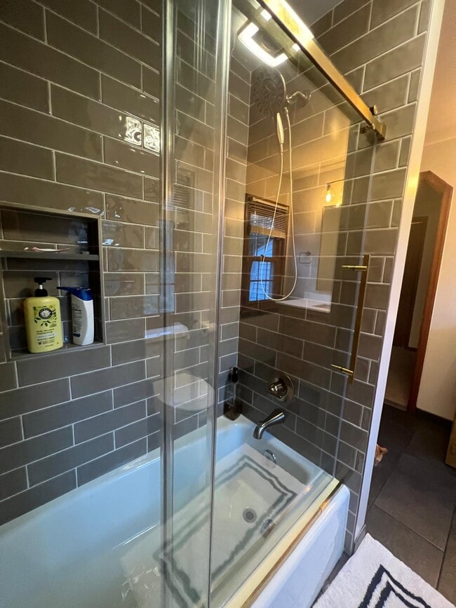 Foto del edificio - 7110 Ayers Meadow Ln