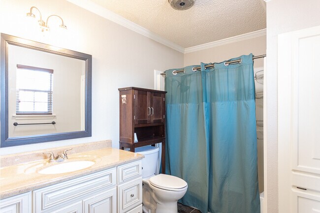 Building Photo - 174 Burnett Ave