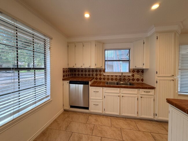 Foto del edificio - 12716 Covington Trail