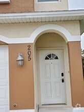 Building Photo - 1045 Venetian Dr