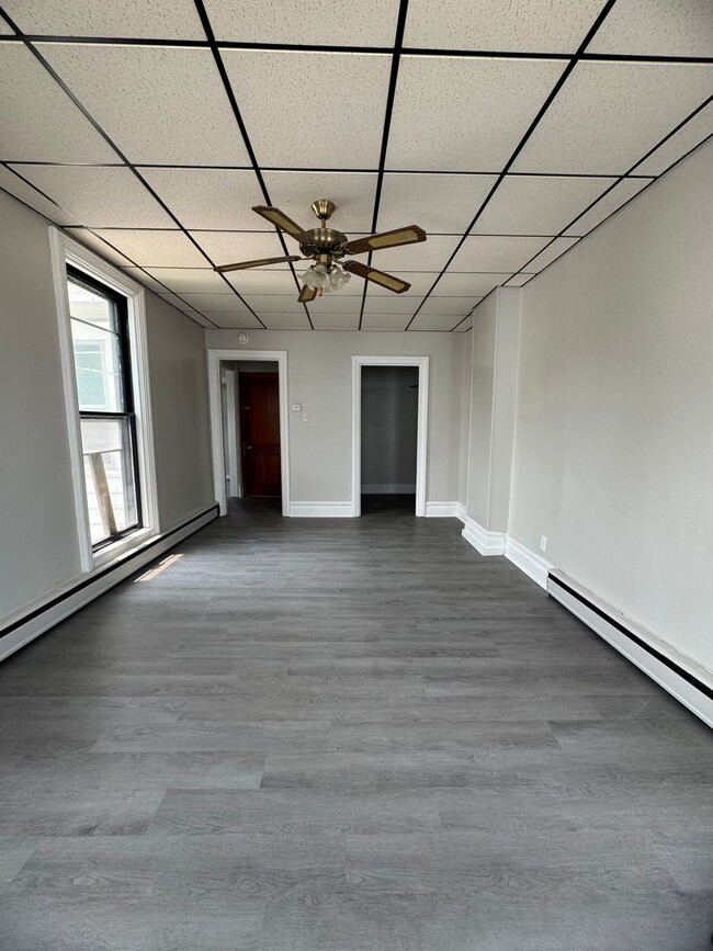 Building Photo - 141 Church St