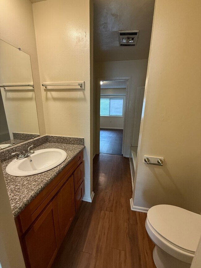 Building Photo - 8717 Granite Dr