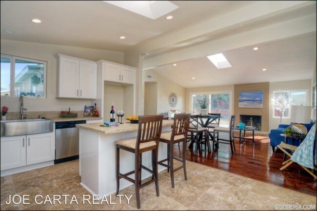 Foto del edificio - 6712 Bisby Lake Ave