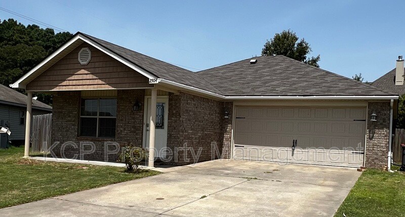 Foto principal - 2504 Ridgeway Ln