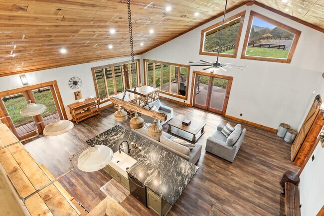 Foto del edificio - 299 Westview Dr