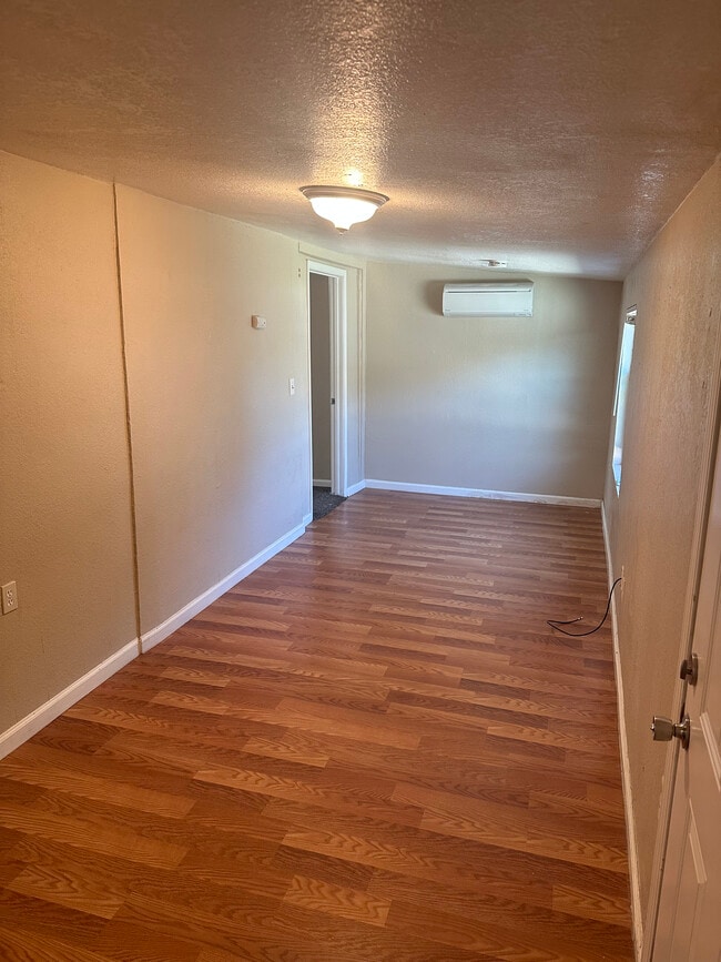 Living Room - 934 E Andrews Ave