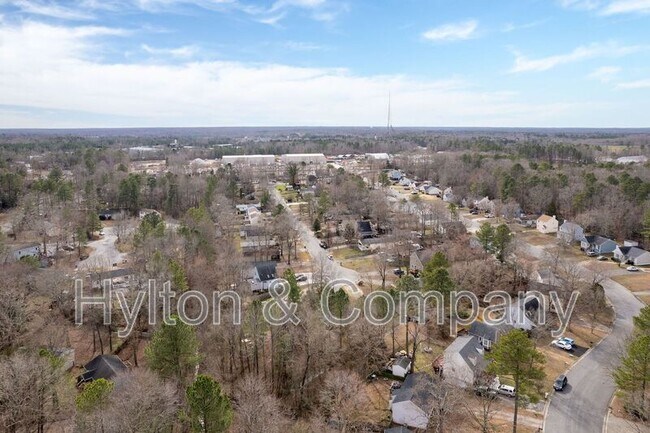 Building Photo - 3001 Duck River Ct