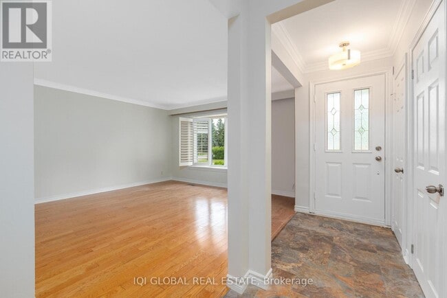 Building Photo - 10 Holman Crescent