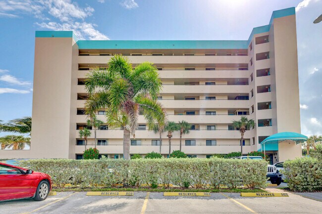 Building Photo - 355 S Ocean Dr