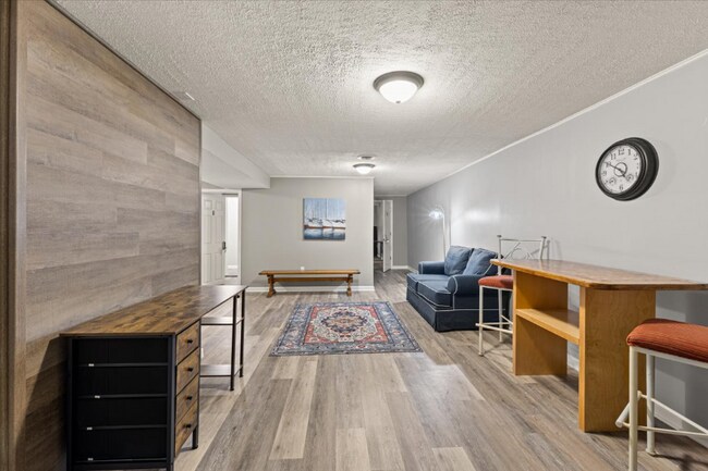 Foto del edificio - 350 Hill Park Dr