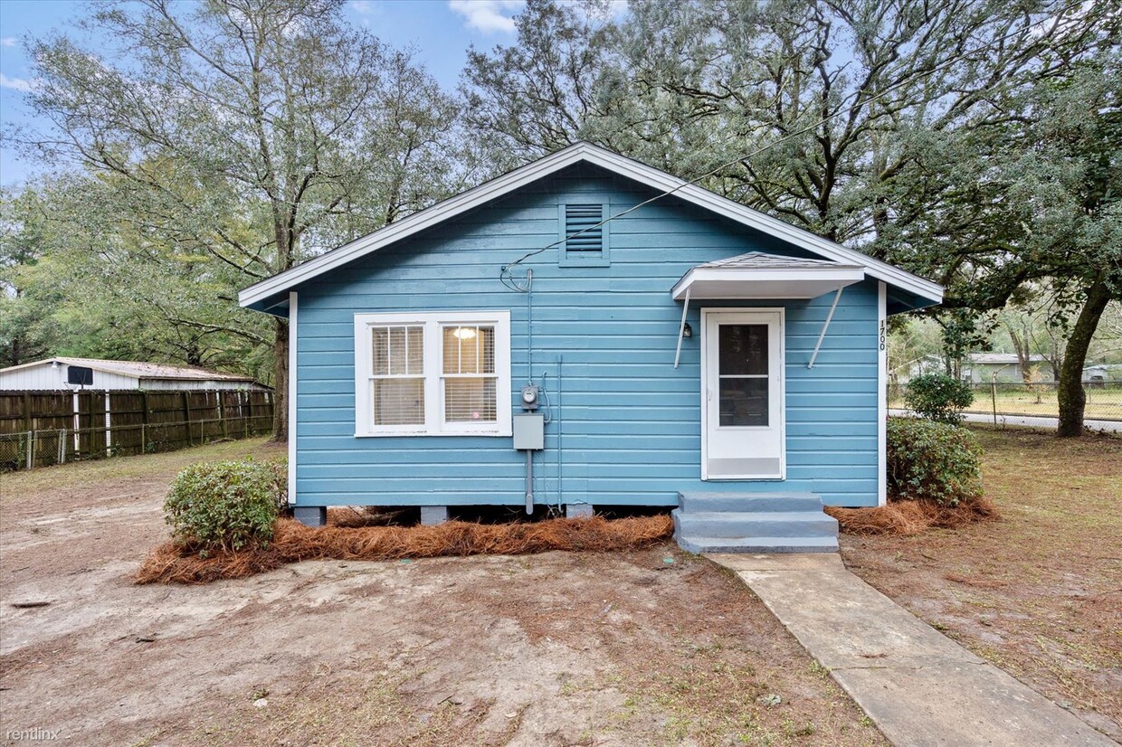 Foto principal - 3 br, 2 bath House - 1700 Northview Drive