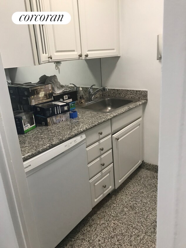 Foto del edificio - 166 E 63rd St