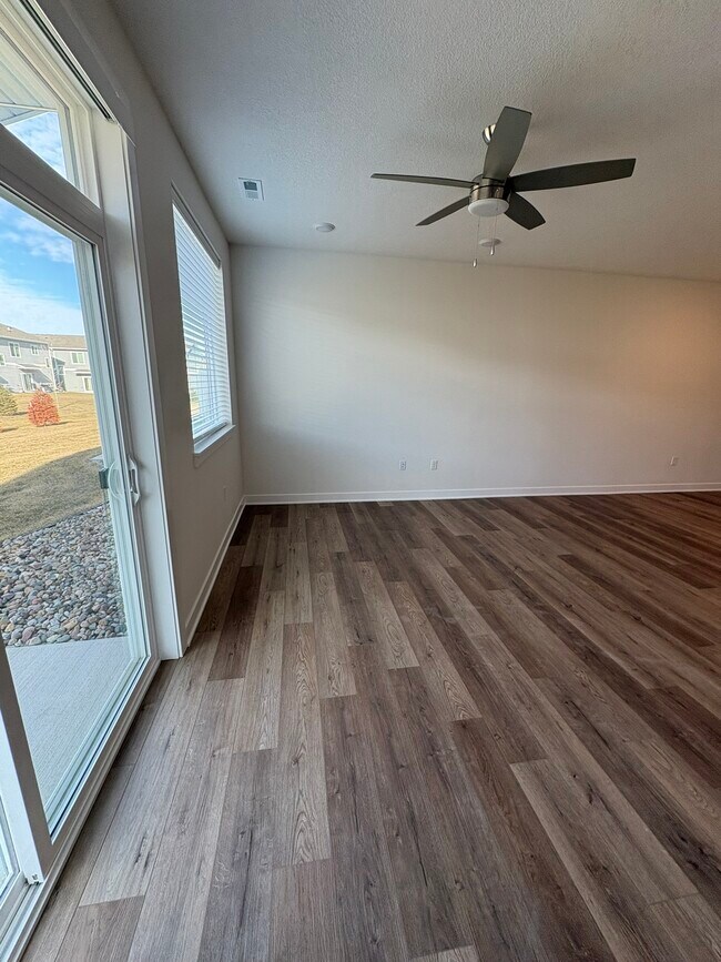 Foto del edificio - 220 Nw Waverly Dr