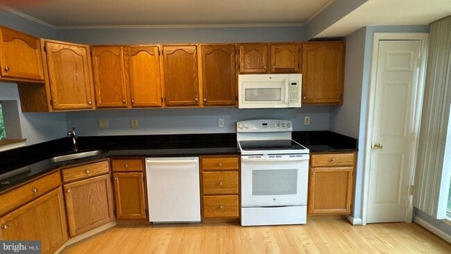 Building Photo - 5957 Cedar Fern Ct