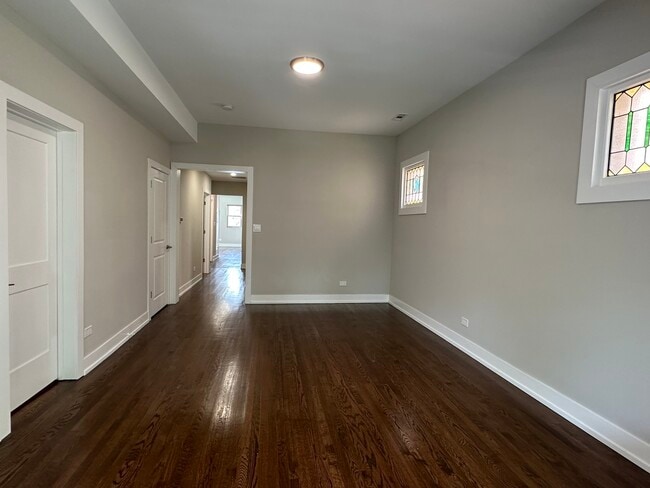 Foto del edificio - 4714 N Talman Ave