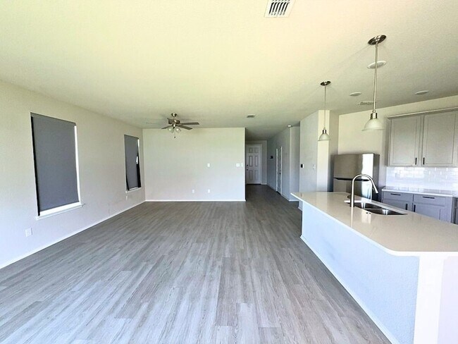 Foto del edificio - 8978 Fair Oaks Dr