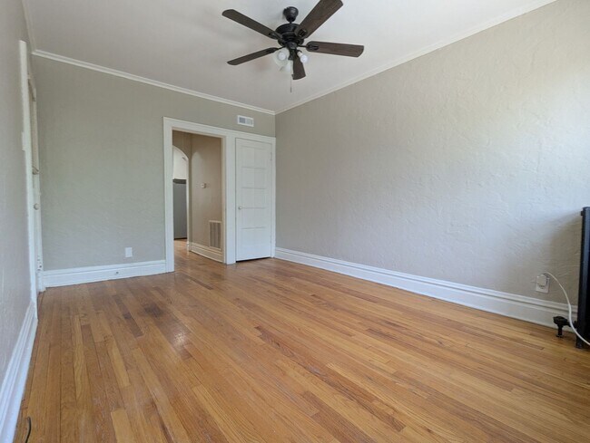 Foto del edificio - Move-In Special! Freshly Updated Southampt...