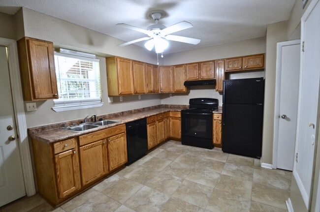 Building Photo - 154 Valencia Dr